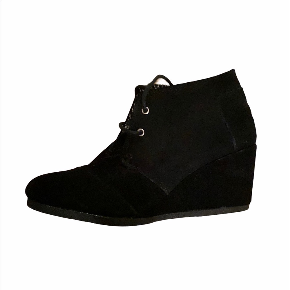 Black Tom’s wedges.